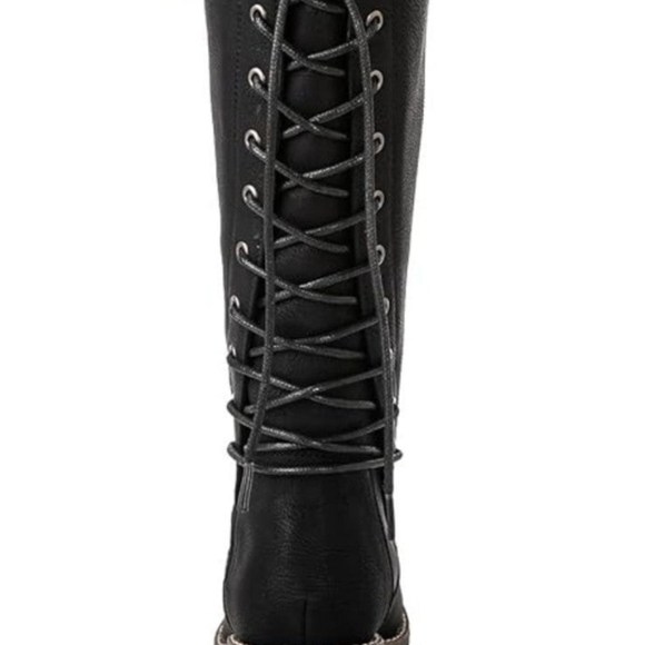 Boots - Picture 6 of 8